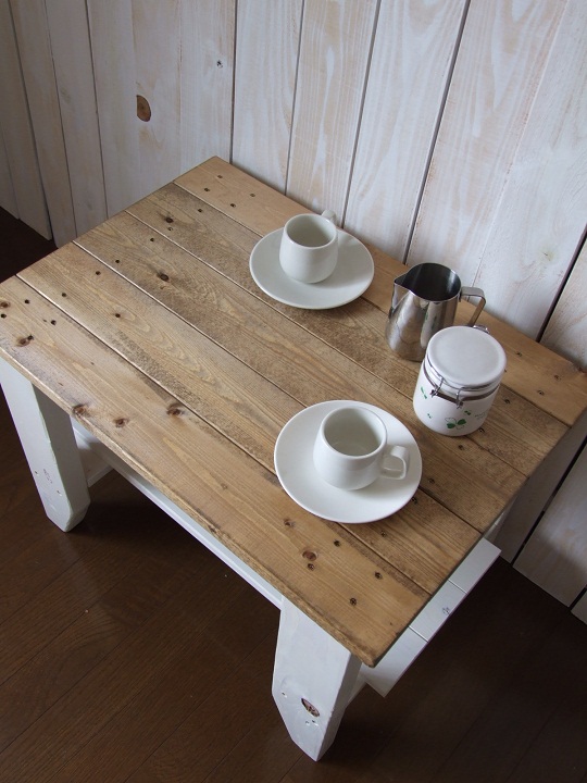 ハンドメイド 茶色と白のテーブル 茶白 カントリー家具♪