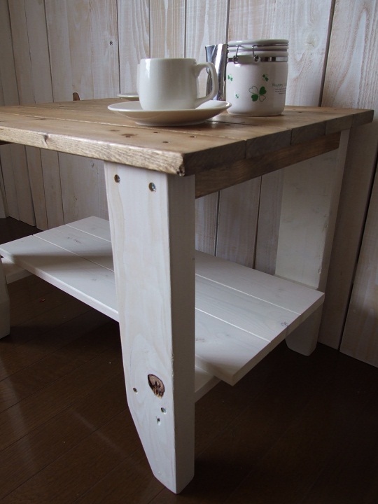 ハンドメイド 茶色と白のテーブル 茶白 カントリー家具♪