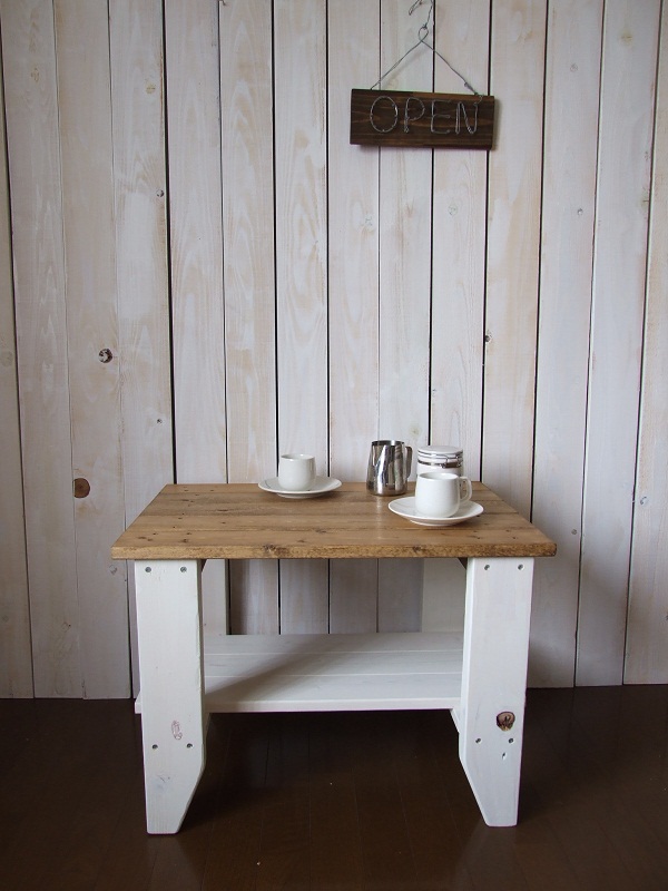ハンドメイド 茶色と白のテーブル 茶白 カントリー家具♪